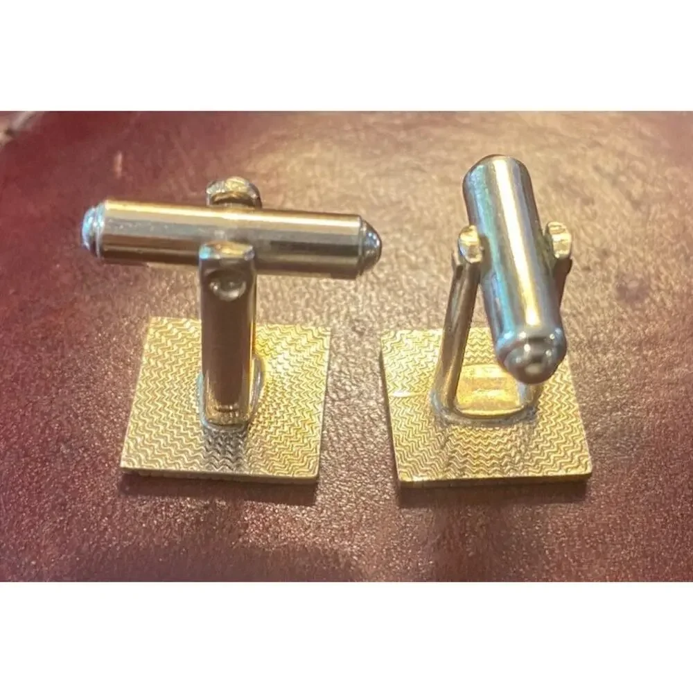 VTG Pair of Silver Tone Cufflinks with a very Classic Design